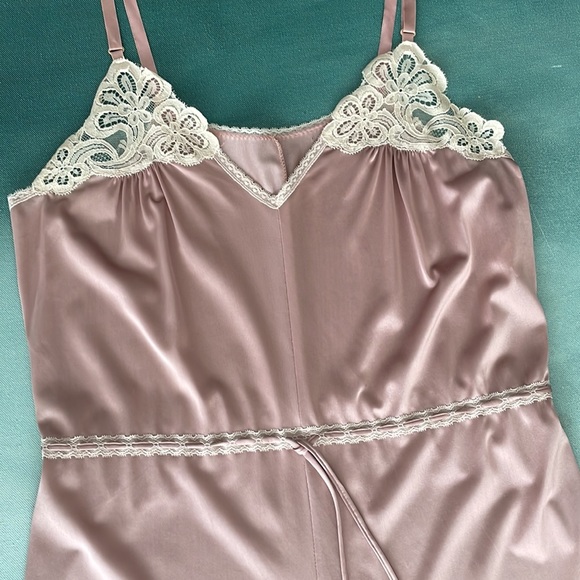 Deena Styled in California Vintage Teddy with Lace Trim - Picture 7 of 12